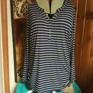 TIME AND TRU MATERNITY TOP